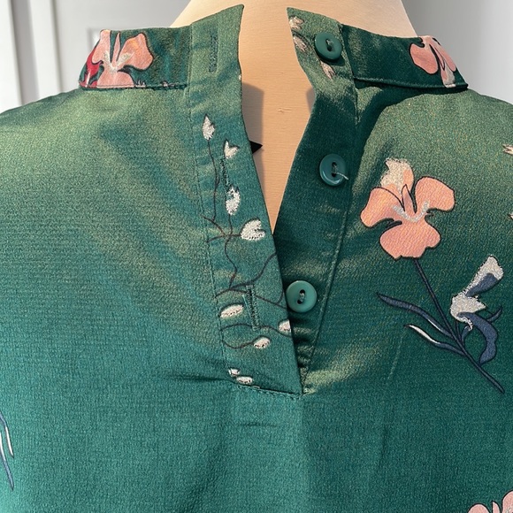 (2/$30) Elli White Long Sleeve Floral Green Blouse M/L - Picture 3 of 11